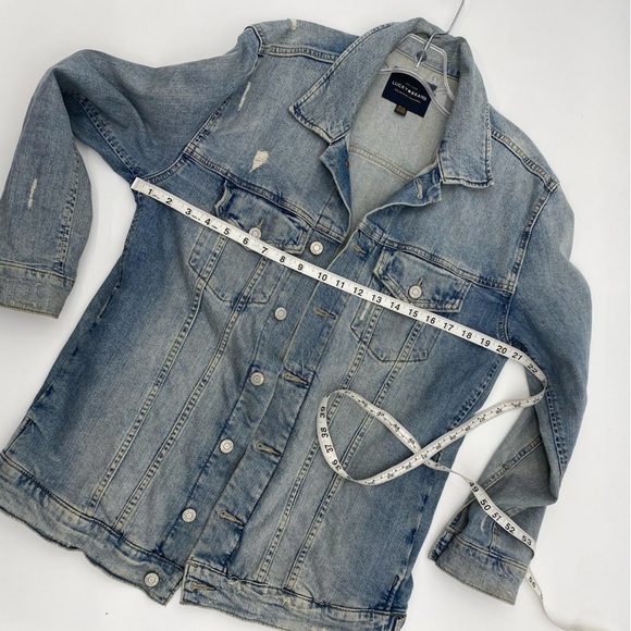 Lucky Brand Long line Trucker slightly distressed jean jacket size M - Picture 10 of 11